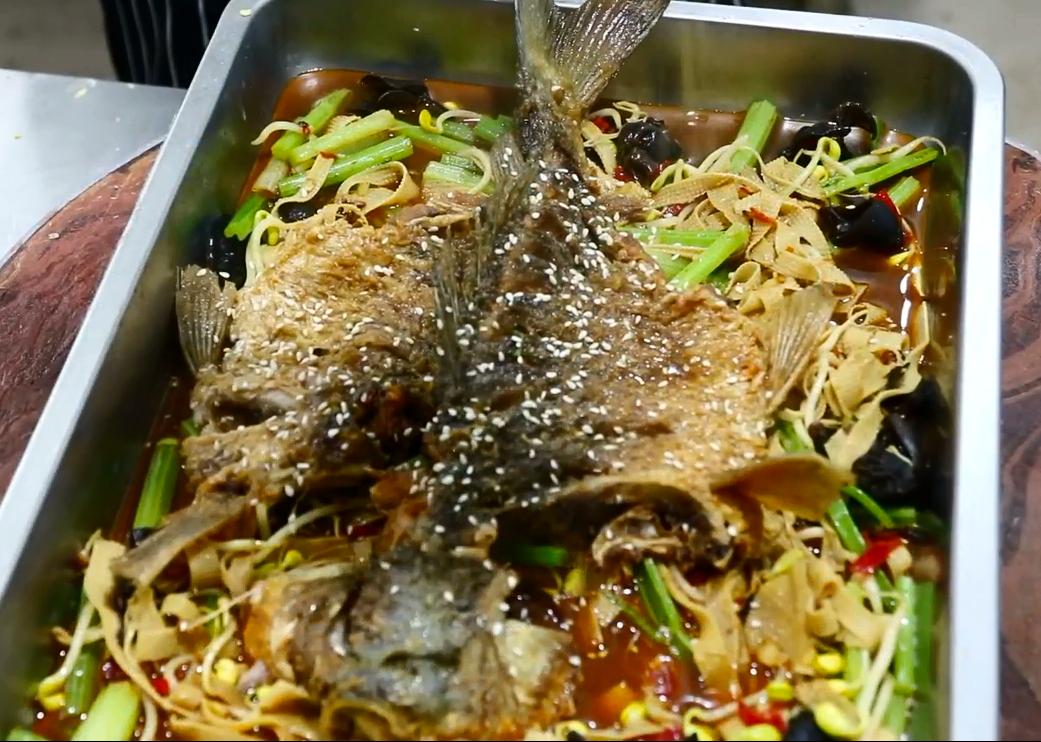 正宗四川烧烤鱼的做法窍门,烤活鱼的做法正宗做法