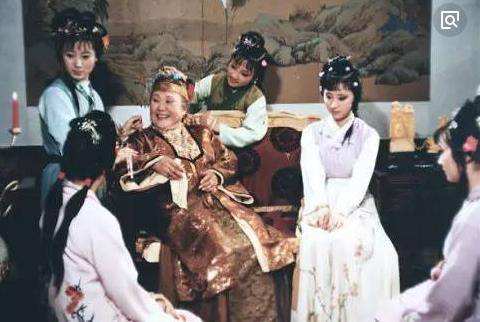 将红楼梦标题改为林黛玉进贾府,林黛玉进贾府的人物形象及写法