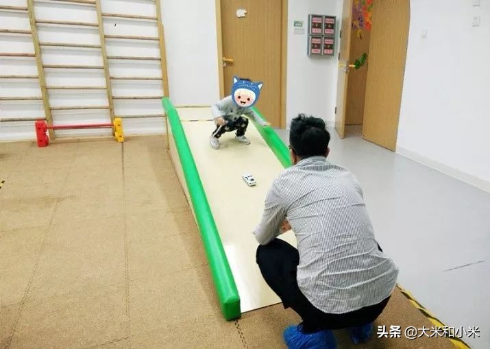 怎么教自闭症谱系障碍的小孩说话,自闭儿童怎么引导说话