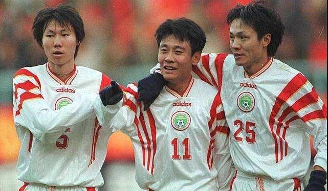 无理取闹！韩国炮轰日本男足新球衣像军服，大空翼+火焰版最经典