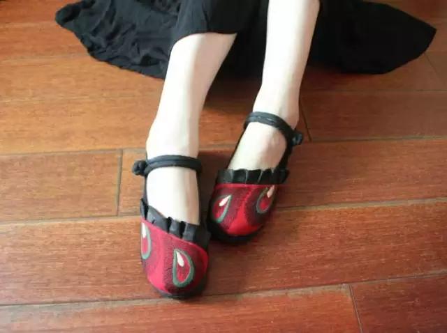 传统纯手工绣花鞋,中国风手工刺绣绣花鞋