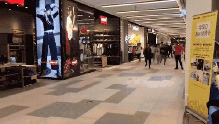 优衣库联名款遭疯抢是在哪里,优衣库联名款遭疯抢回应