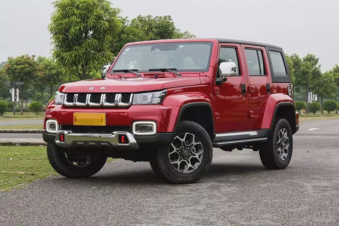 100多万买奔驰傻吗,买100万的车算有钱人吗