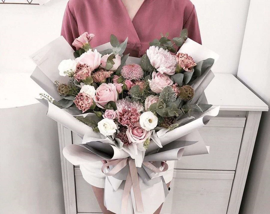 母亲节为什么要送女朋友礼物,母亲节送什么颜色的康乃馨