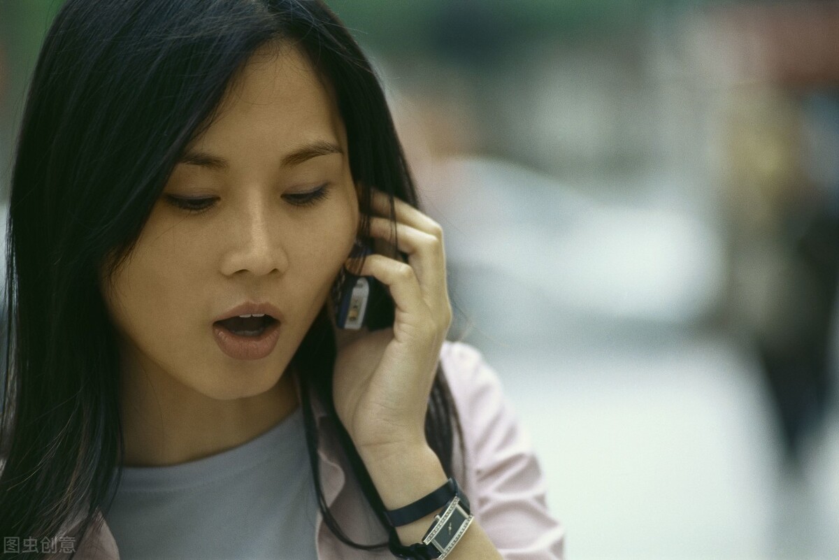 中年女性主动与你说话有什么意思,中年妇女主动和你说话是什么意思