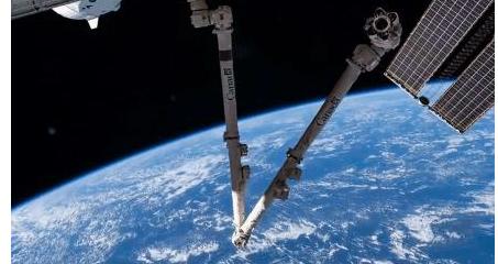 中国空间站机械臂有几个爬行点,中国空间站机械臂真的能爬行