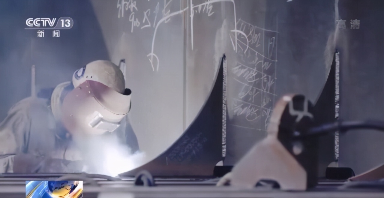 近距离观看中国航母,近距离看山东航母