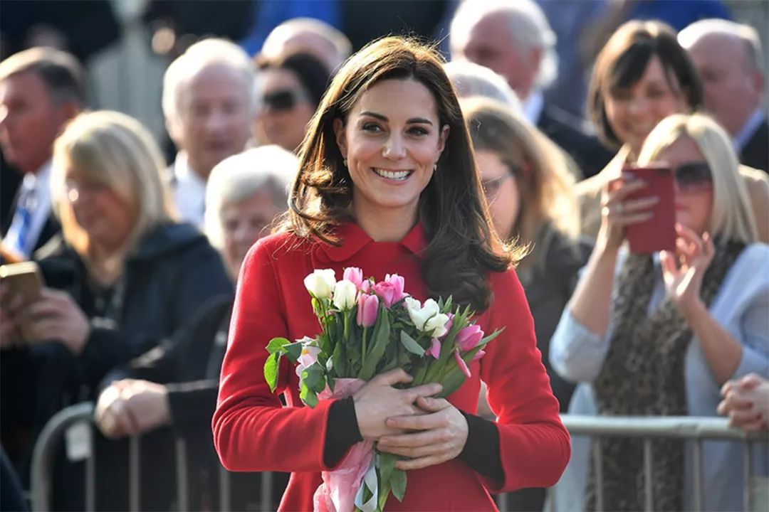 凯特王妃一胎后亮相,凯特王妃最后一次露面穿着
