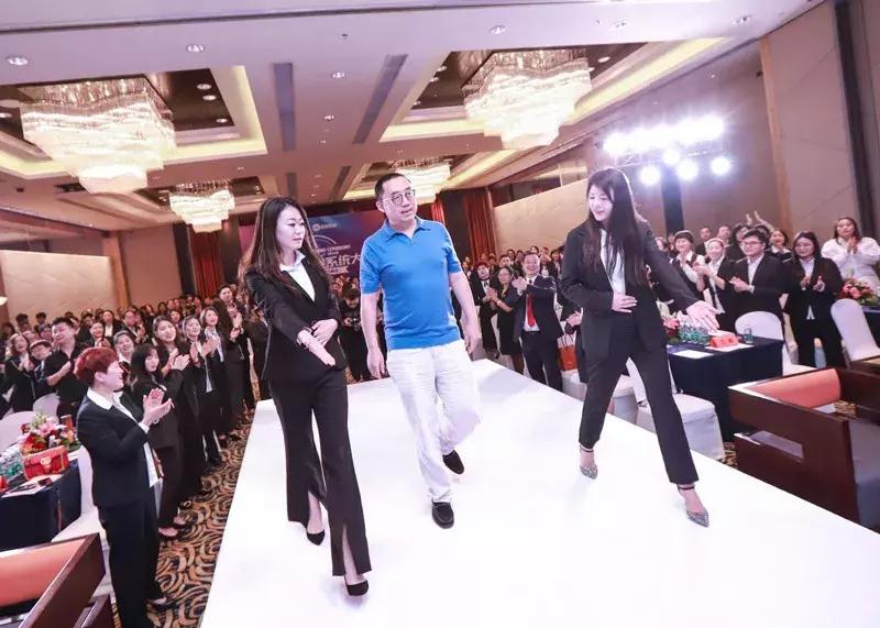 首届招商会圆满成功,首届大型招商会