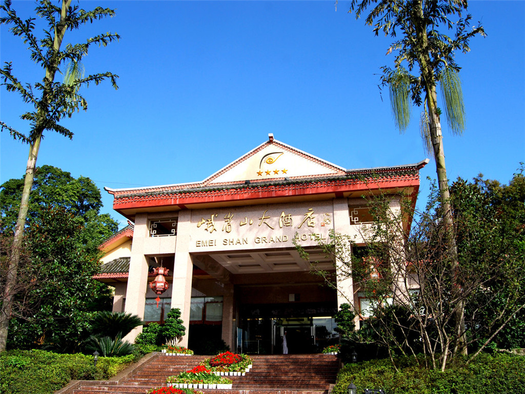 天气很热幼儿要玩水该怎么办,零下1度的气温孩子戏水