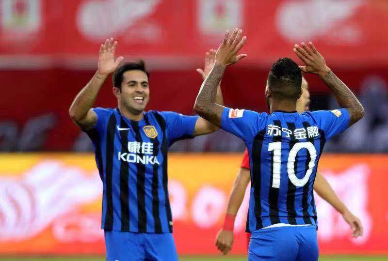 特谢拉加盟苏宁首秀,赛前特谢拉现身苏宁踩场