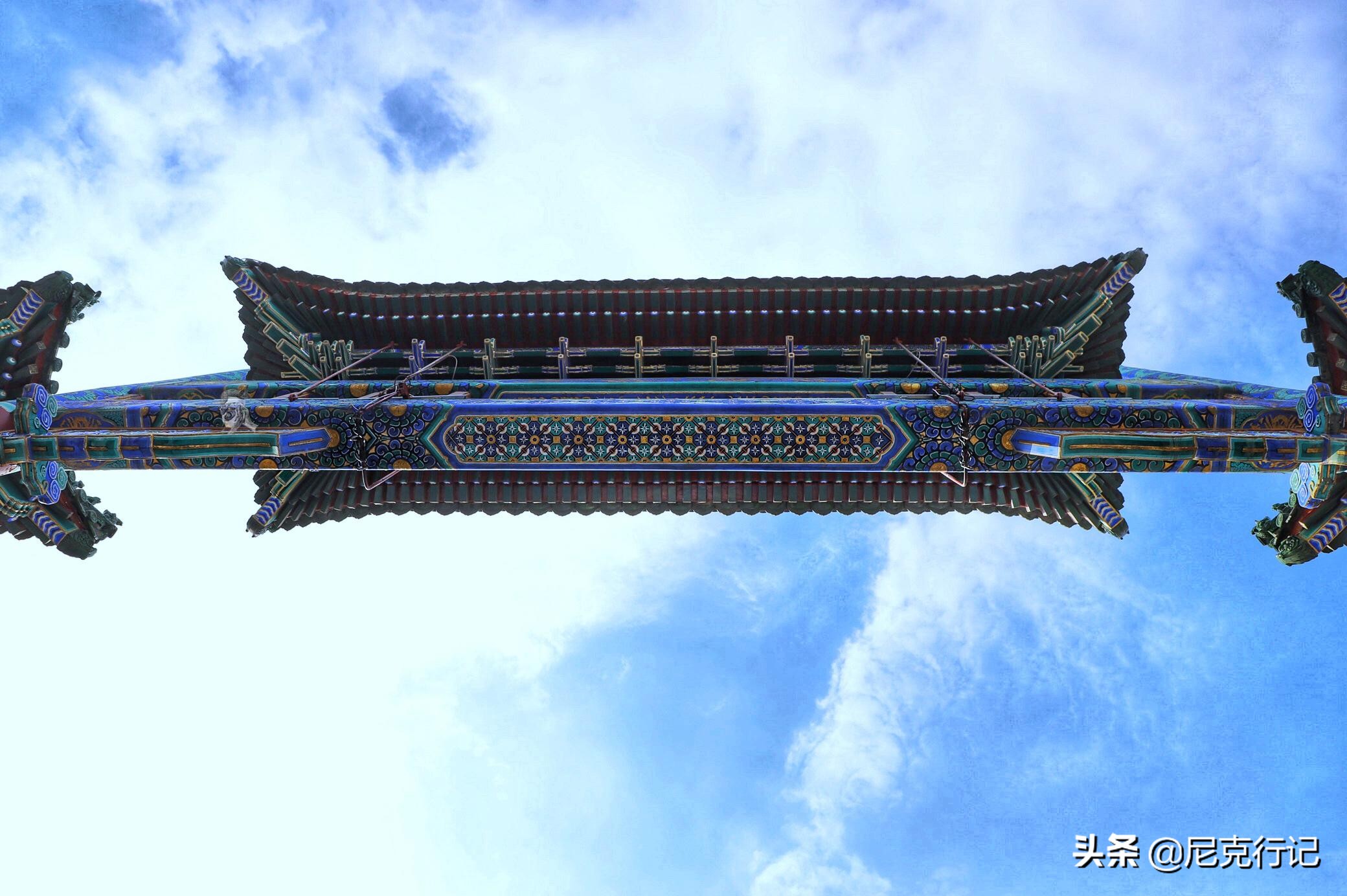 北京街头静悄悄,北京夜晚街道上空无一人