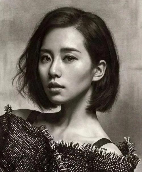 画家笔下的质感学生作品素描,最新绘画大师素描作品