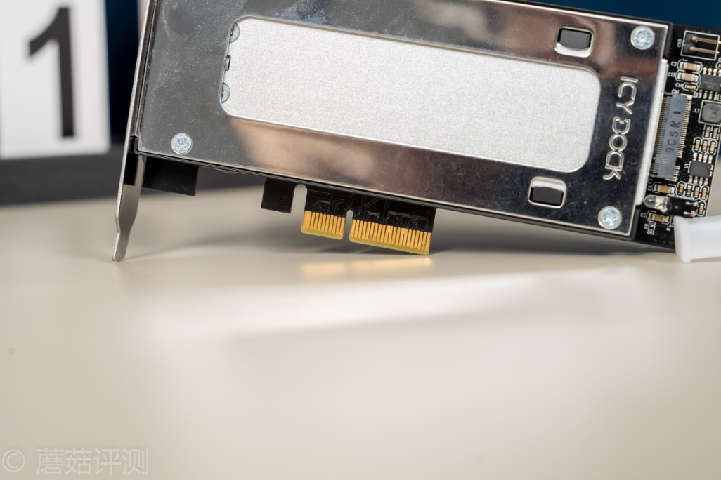 方便插拔，探索更多使用可能、ICYDock硬盘抽取盒PCI转M2评测