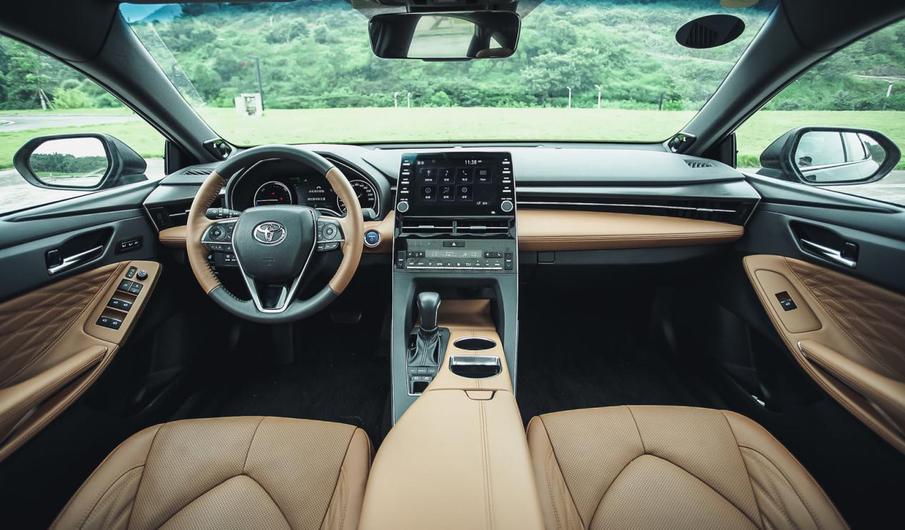 新款亚洲龙和凯美瑞哪个比较好,同级别的亚洲龙和凯美瑞对比