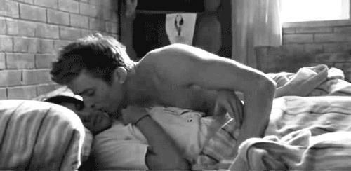 如何进行浪漫的法式接吻,学会拥抱的技巧