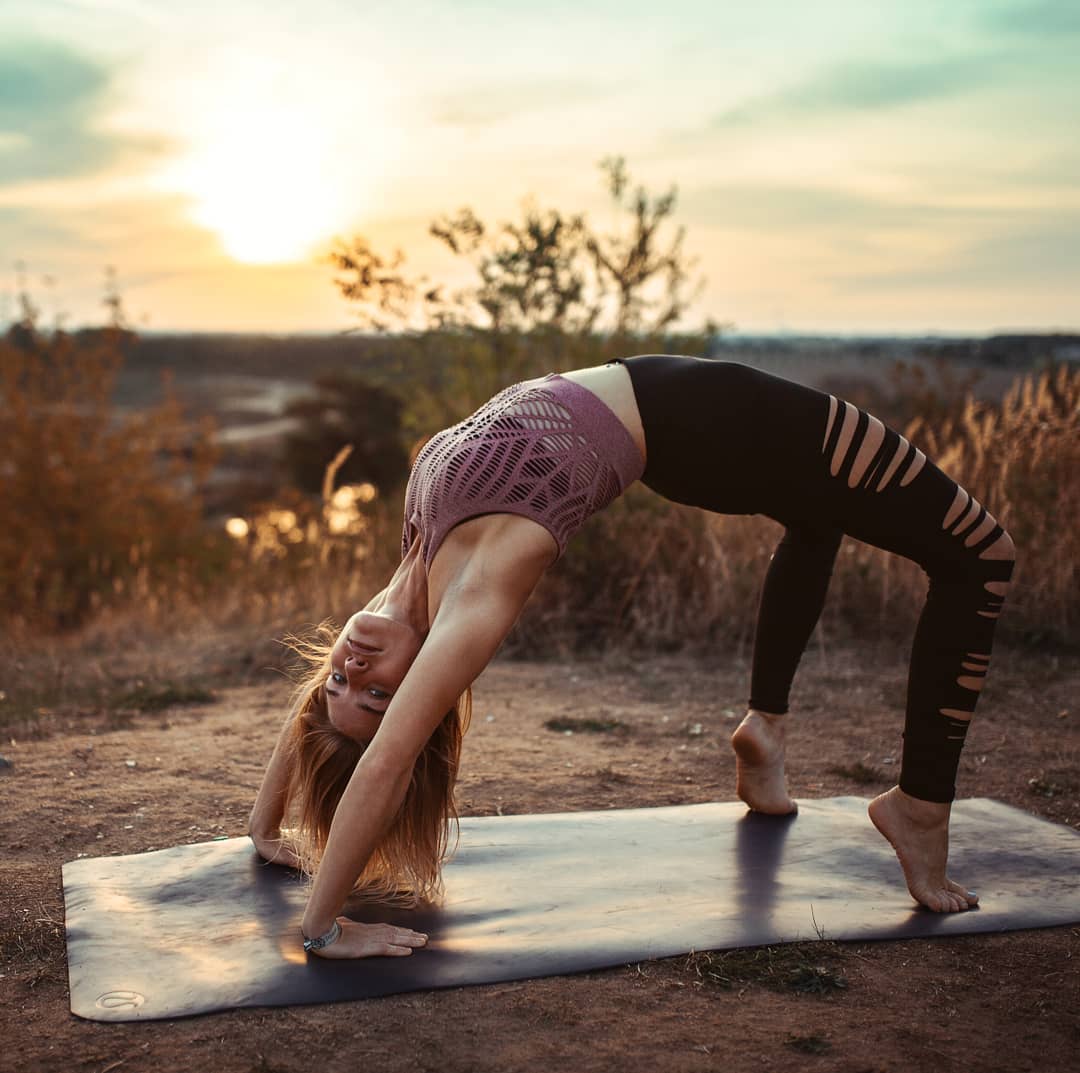 关晓彤穿超短裙出席活动北电,关晓彤的腿显得更细了