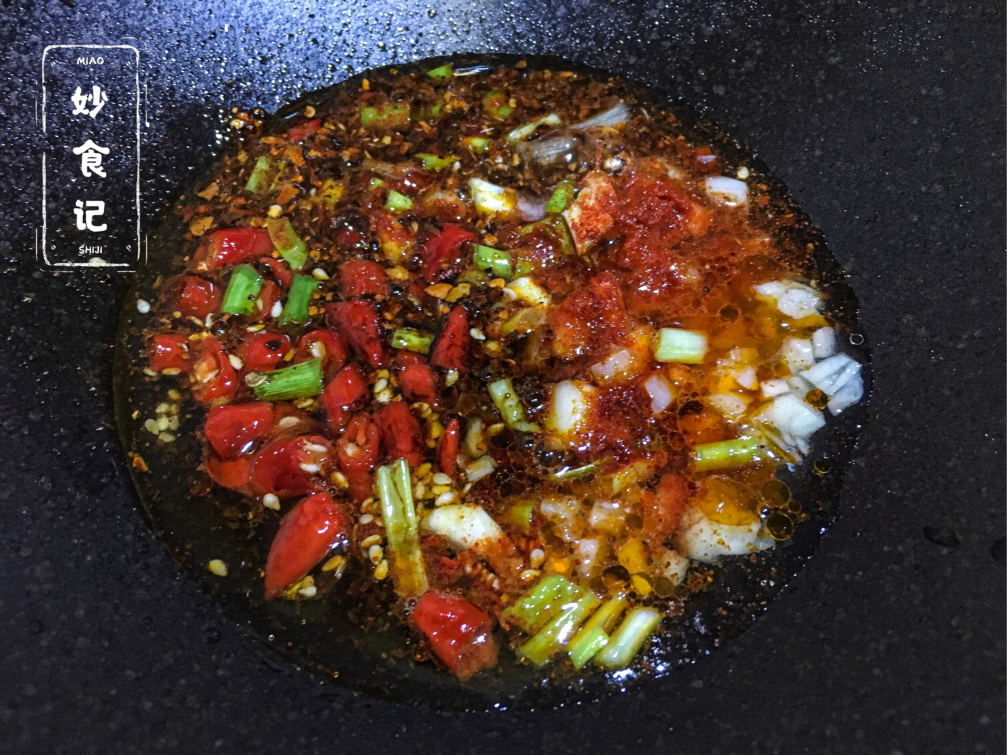 白象酸辣粉用冷水还是热水泡,自嗨锅酸辣粉上面加冷水还是热水