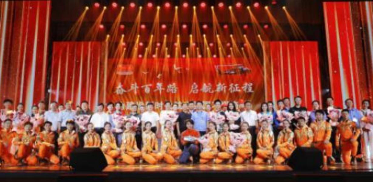 郭德纲和洛桑照片,相声天才洛桑