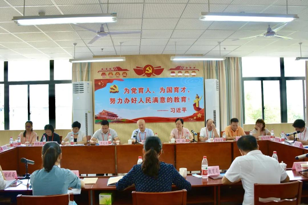 晋安区人大常委会视察福州七中“省一级达标高中”创建工作