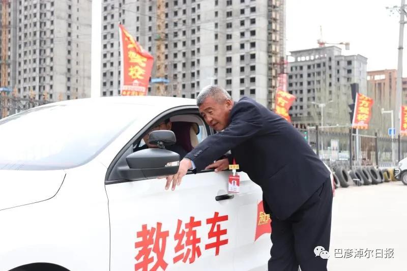 巴彦淖尔考叉车证多少钱,巴彦淖尔考驾照需要什么证件