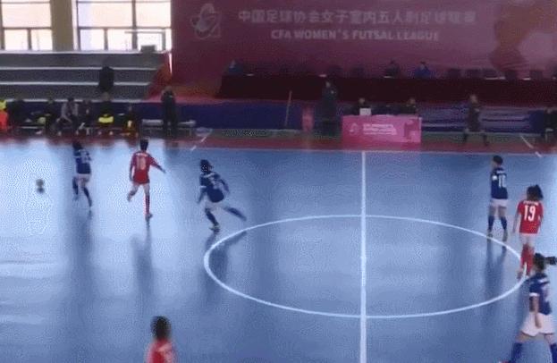 国际五人制足球赛裁判手势,小学生五人制足球裁判哨声及手势