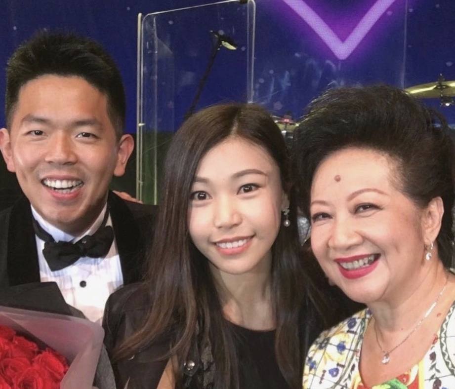 薛家燕戴眼镜,薛家燕身体状况