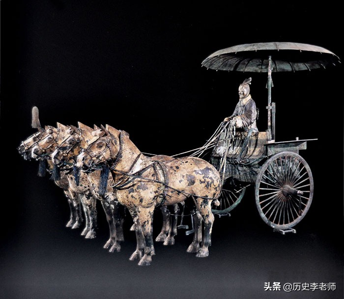 这件*物文**出土时已碎成了3000多块，专家成功修复后，惊艳了全世界