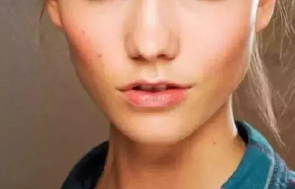 厚嘴唇有多美,厚嘴唇也很好看的女生