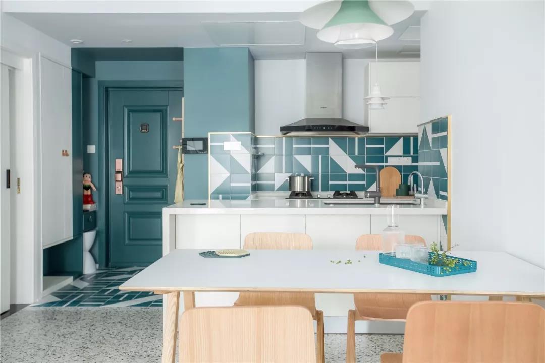 越来越多人不铺地板不铺砖，学她家走一圈水磨石照样很高级，晒晒