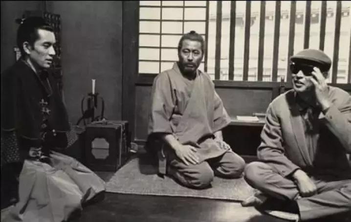 平成30年:被窝做梦的年轻人,繁荣的娱乐业,和低欲望消费