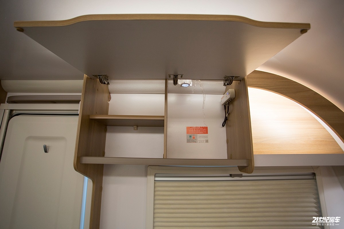 英国百丽d4,发现4拖挂式房车