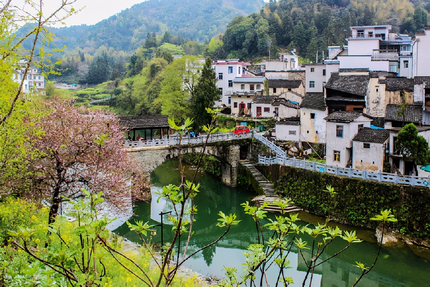 大山深处的古村,大山深处石潭古村