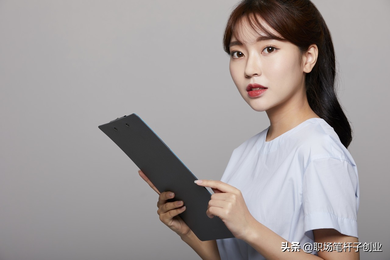 领导对女员工有好感要提拔,领导对女友感兴趣