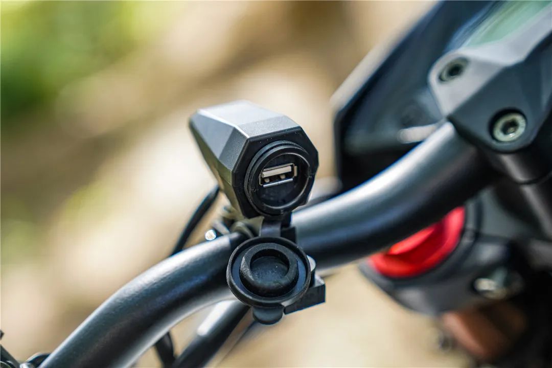 1万出头拉力车推荐,2021款银钢铁拳250评测视频