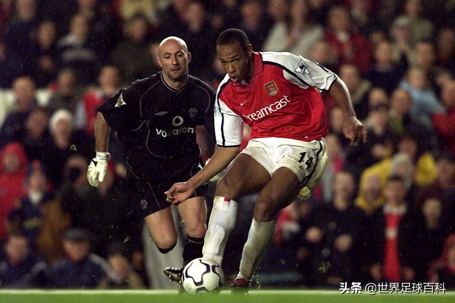 巴斯特黄油手失误视频,黄油手巴特斯是中场的吗