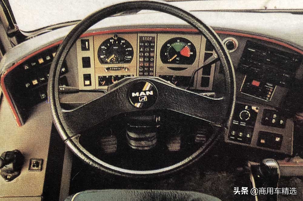 保有量稀少罕见的MAN18.310底盘上饶SR6120HK大客车