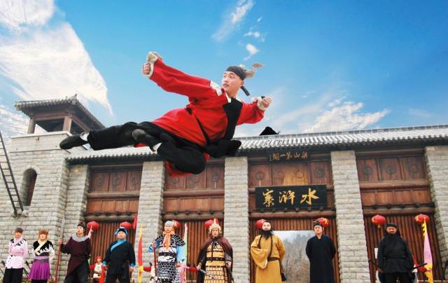 水泊梁山上的景点有哪些,水泊梁山旅游景区