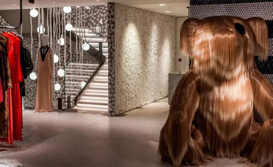 全世界最豪华的奢侈品店楼梯设计，只有大理石才配得上