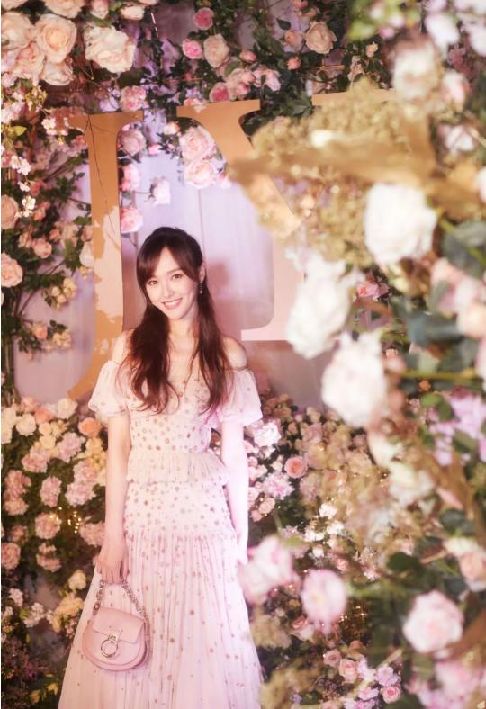 杨幂、唐嫣、古力娜扎人手一只、自带C位效应的CHLOE是什么牌子?