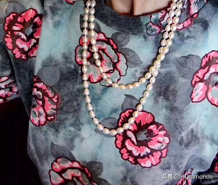 今年最火的毛衣链珍珠,2023最新款珍珠毛衣链