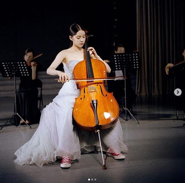 曝欧阳娜娜身价,欧阳娜娜资产有多少亿