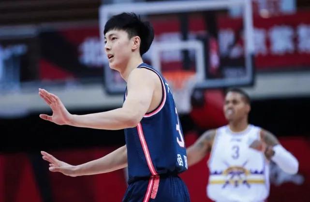 杜锋两广大战广厦,杜锋缺席广东赢球