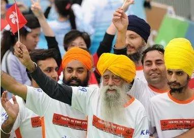 徐濠萦陈奕迅谁介绍的,徐濠萦年轻照片都演过什么电视剧