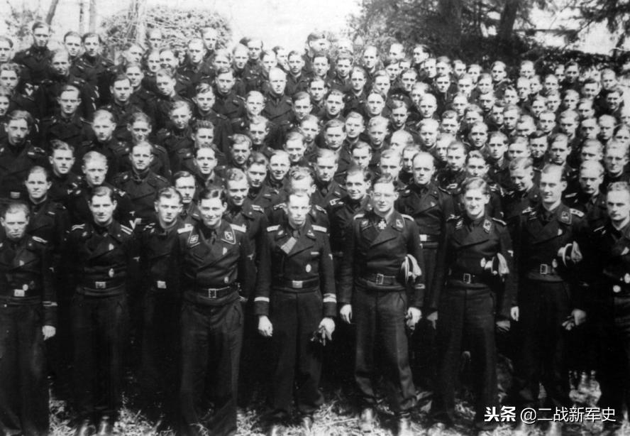 邋遢小伙变身帅气型男片段,邋遢大叔重生后变成肌肉型男