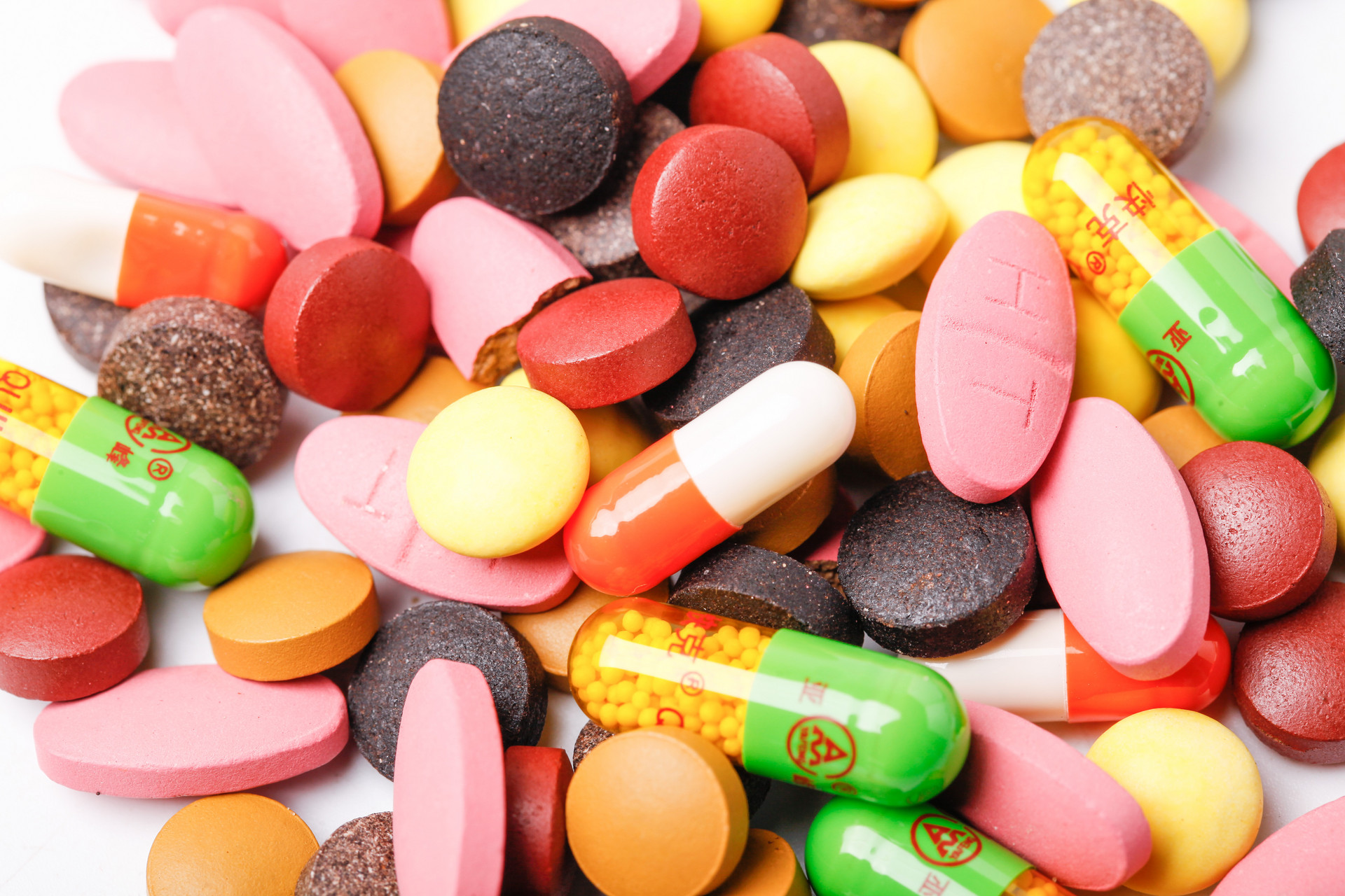 幽门螺杆菌有必要吃药根除吗,治疗幽门螺杆菌需要去三甲医院吗