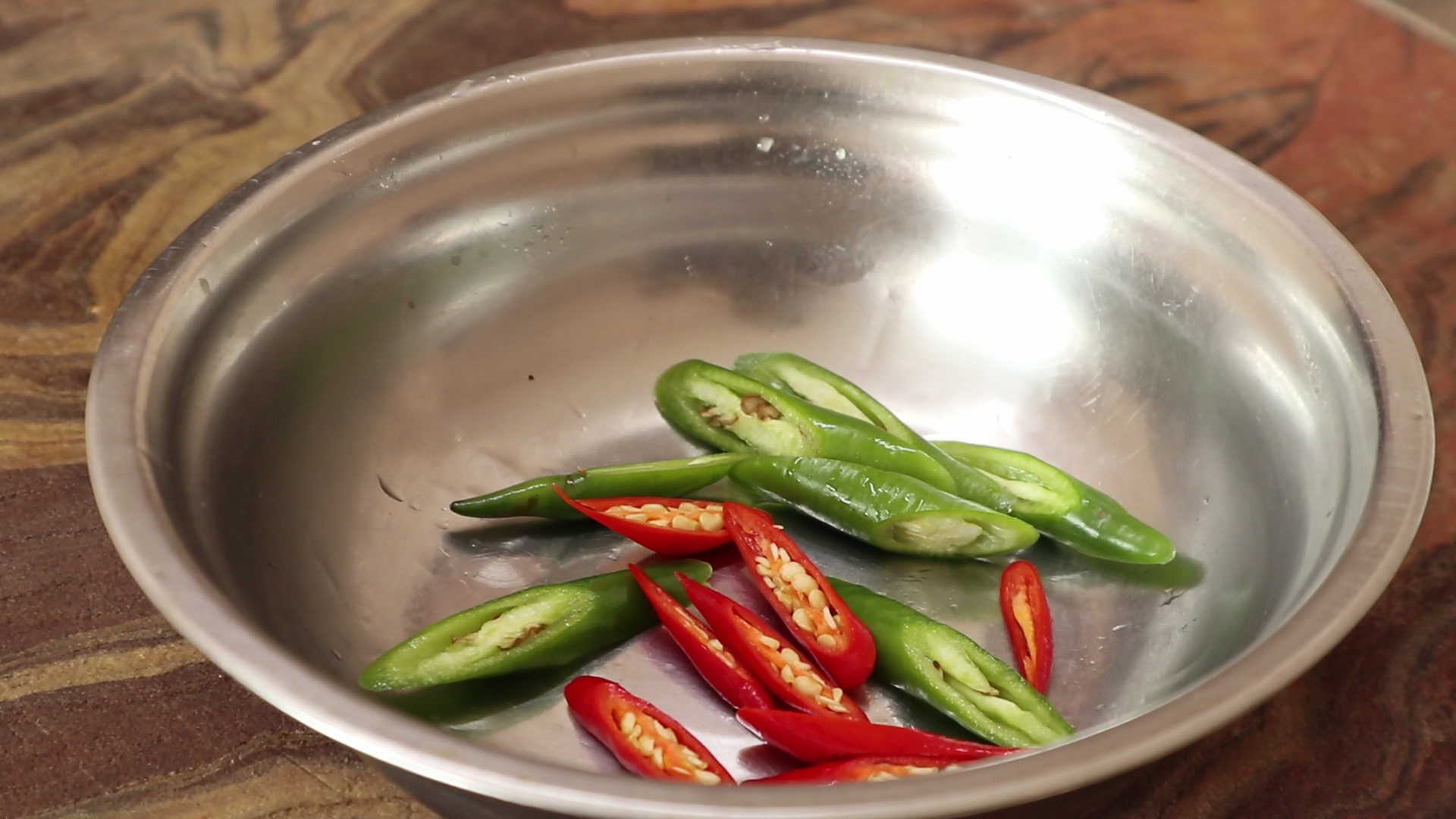 金针菇简单好吃的做菜方法,正宗脆爽香椒金针菇的做法