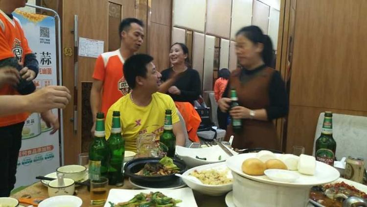 相逢是歌相聚是缘你我同行下句,相逢是缘相聚是情诗