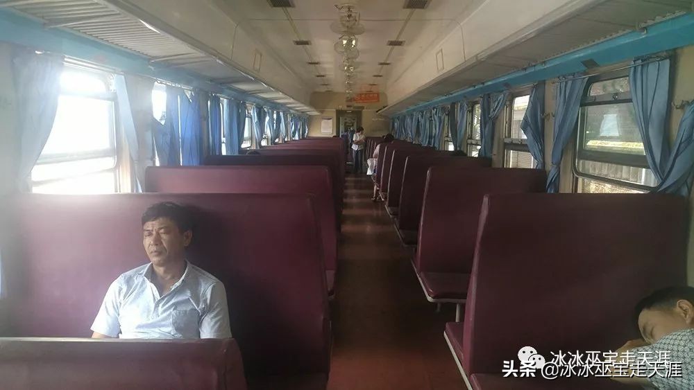 绿皮车成渝铁路上运行,川黔铁路最后的绿皮车