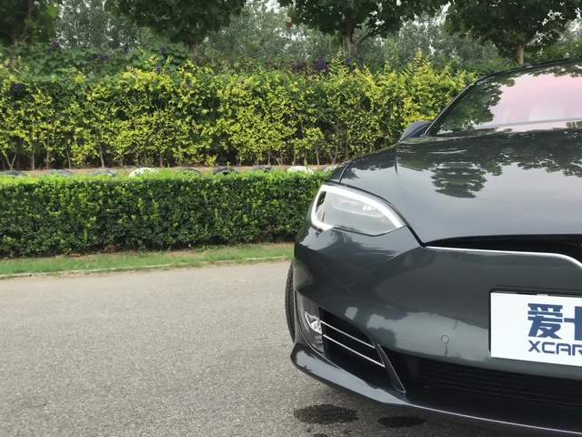 特斯拉modelsperformance,特斯拉modelsplaid版vs布加迪